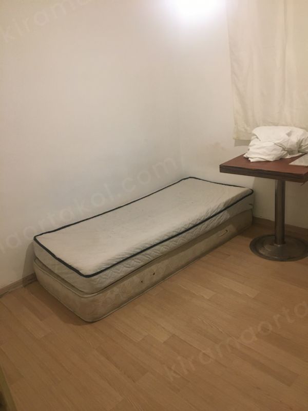 Ev arkadaşı arıyorum