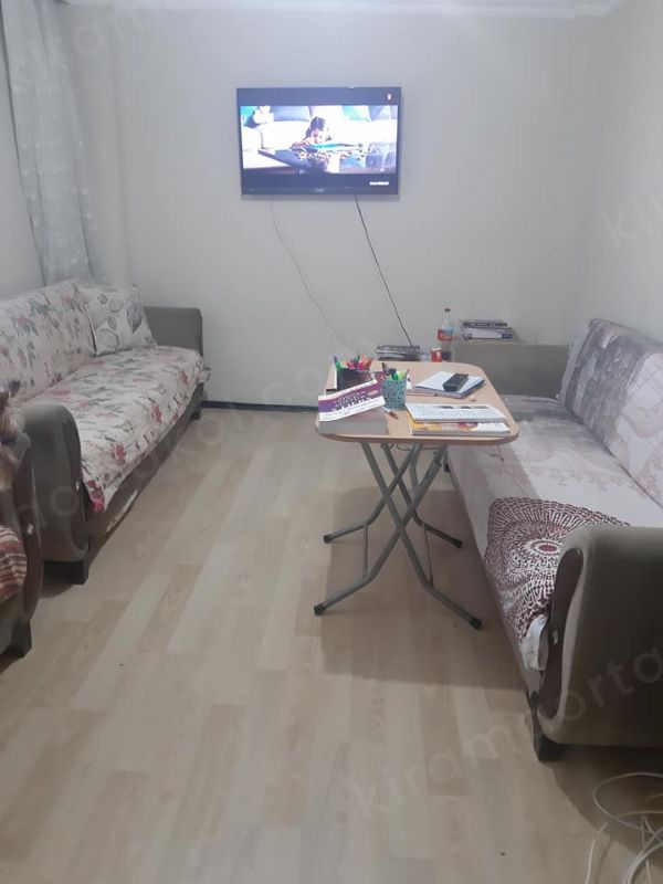 BEYLİKDÜZÜ METROBÜSE YAKIN BAYAN EV ARKADAŞI