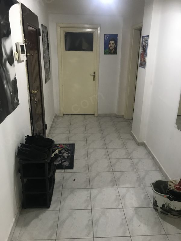 Ev arkadaşı arıyorum