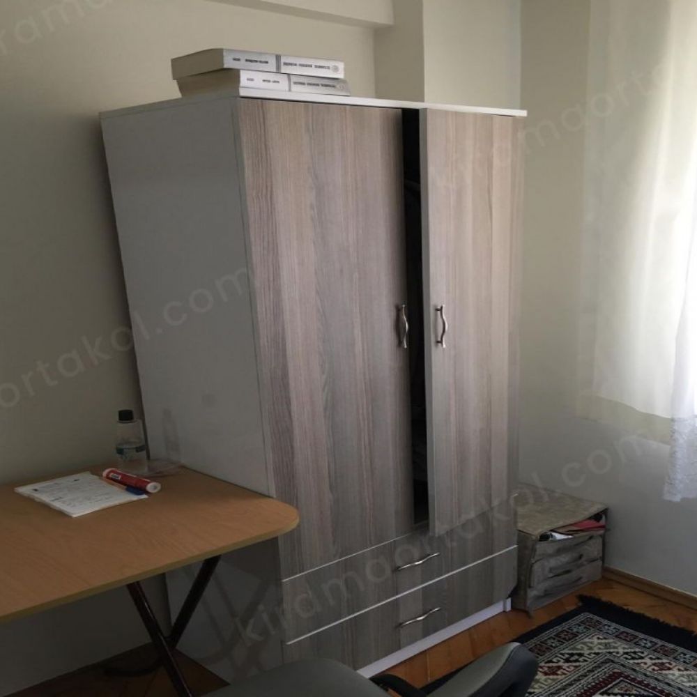 Nişantaşı’nda evime erkek ev arkadaşı arıyorum