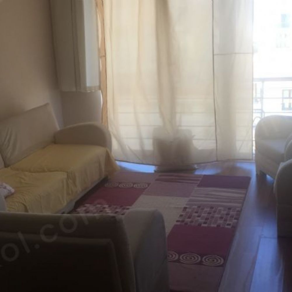 Ev arkadaşı arıyorum