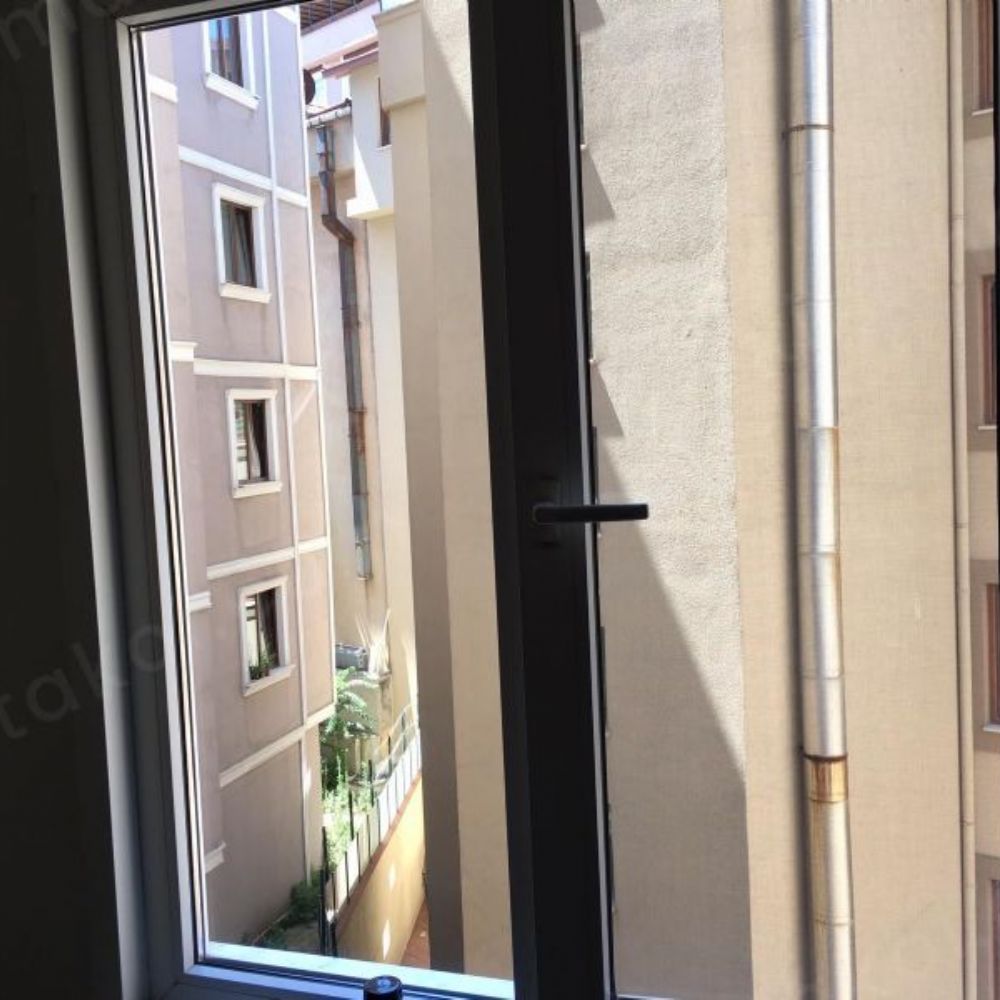 Nişantaşı’nda evime erkek ev arkadaşı arıyorum