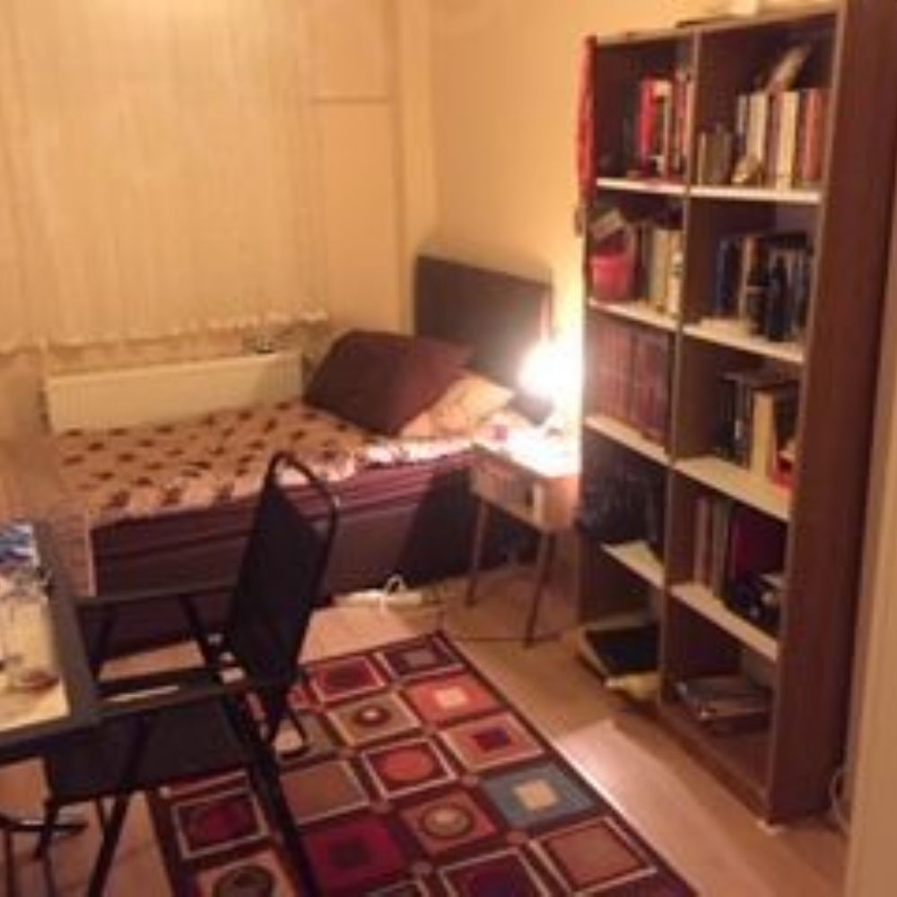 Ev arkadaşı arıyorum