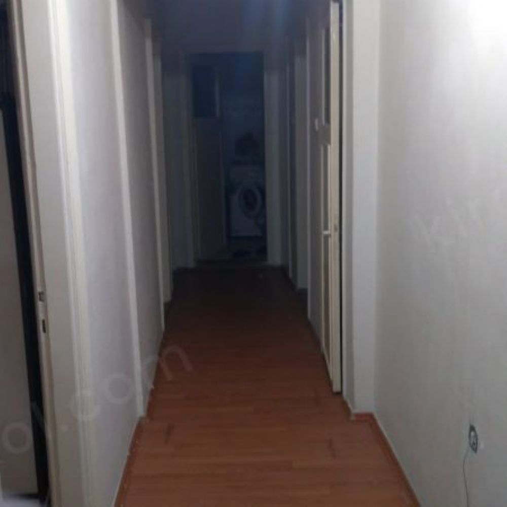 Evka 3 metro karşısında eşyalı kiralık oda
